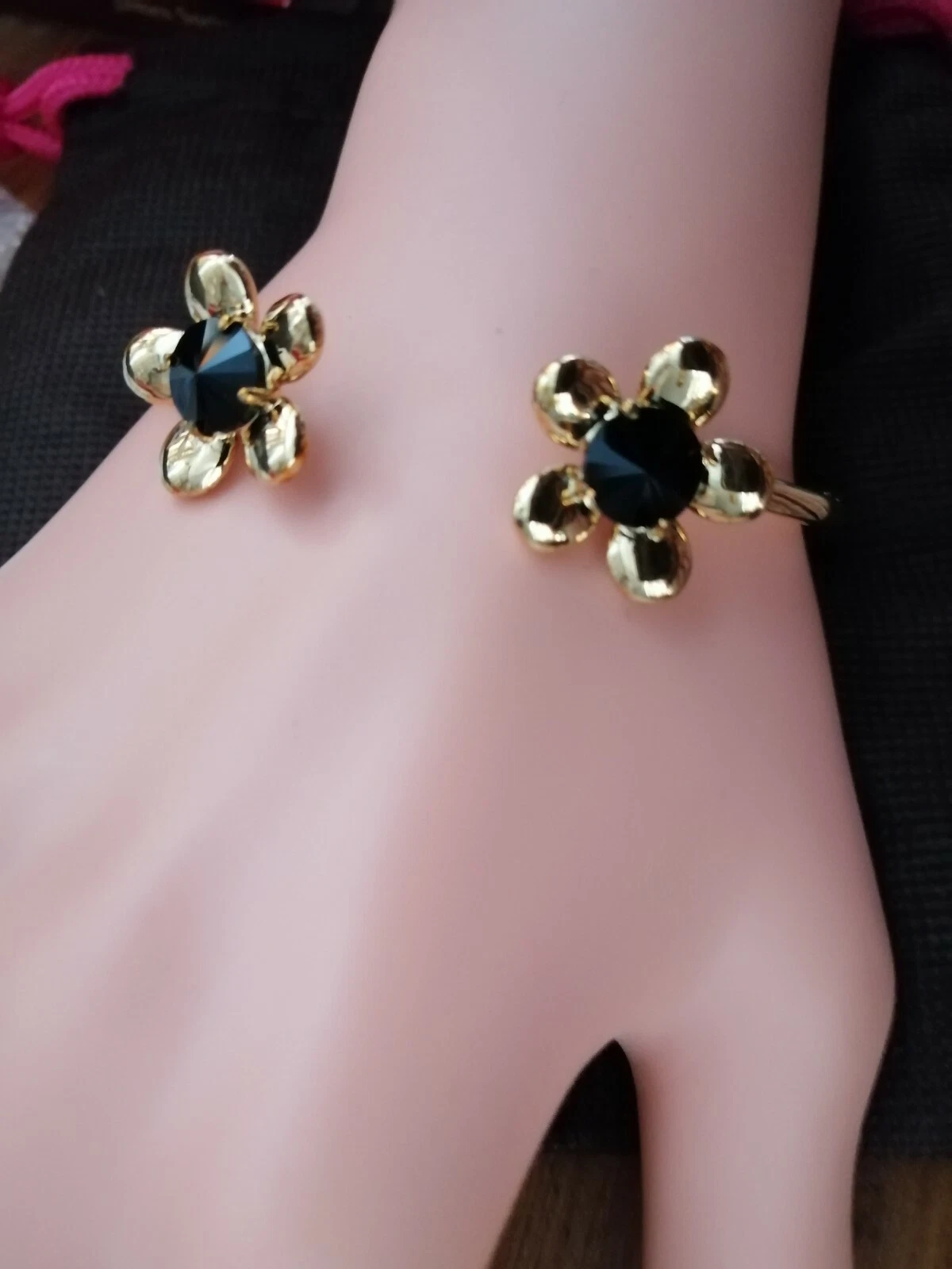Nuovo bracciale aperto Kate Spade firma fiore placcato oro regalo per lei