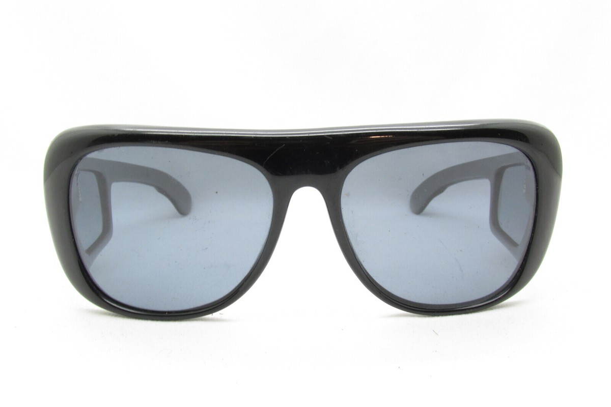 Are Sunglasses Acceptable in Japan: Essential Etiquette Guide