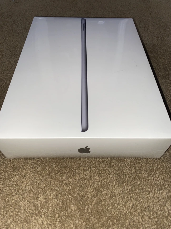 Apple iPad 6th Gen 32GB, Wi-Fi 9.7in Space Gray NEW FACTORY SEALED NEVER OPENED - Image 3 of 4