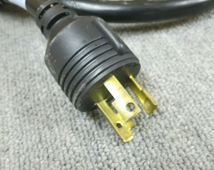 BayTech MMP101 Horizontal Rackmount 8xC13 Outlets 1U Modular Switch NEMA PDU  - Image 3 of 4