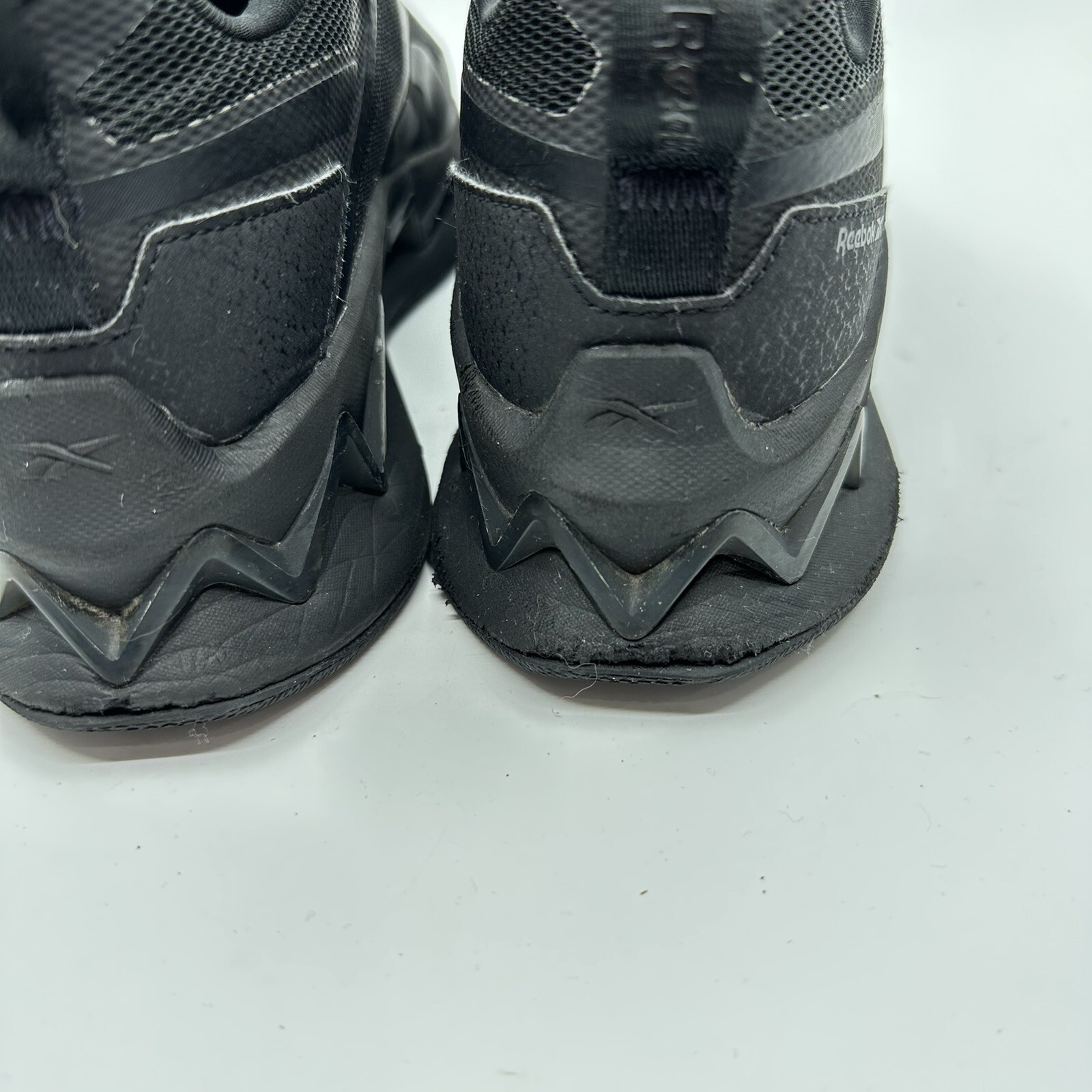 SAOLA Scarpe da corsa nere Reebok Zig Elusion Energy da uomo taglia 5 FX0884