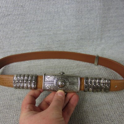 Courtenay Belt Womens Medium Brown Genuine Leather Medallion Vintage Western Courtenay Belt Womens Medium Brown Genuine Leather Medallion  main image 3