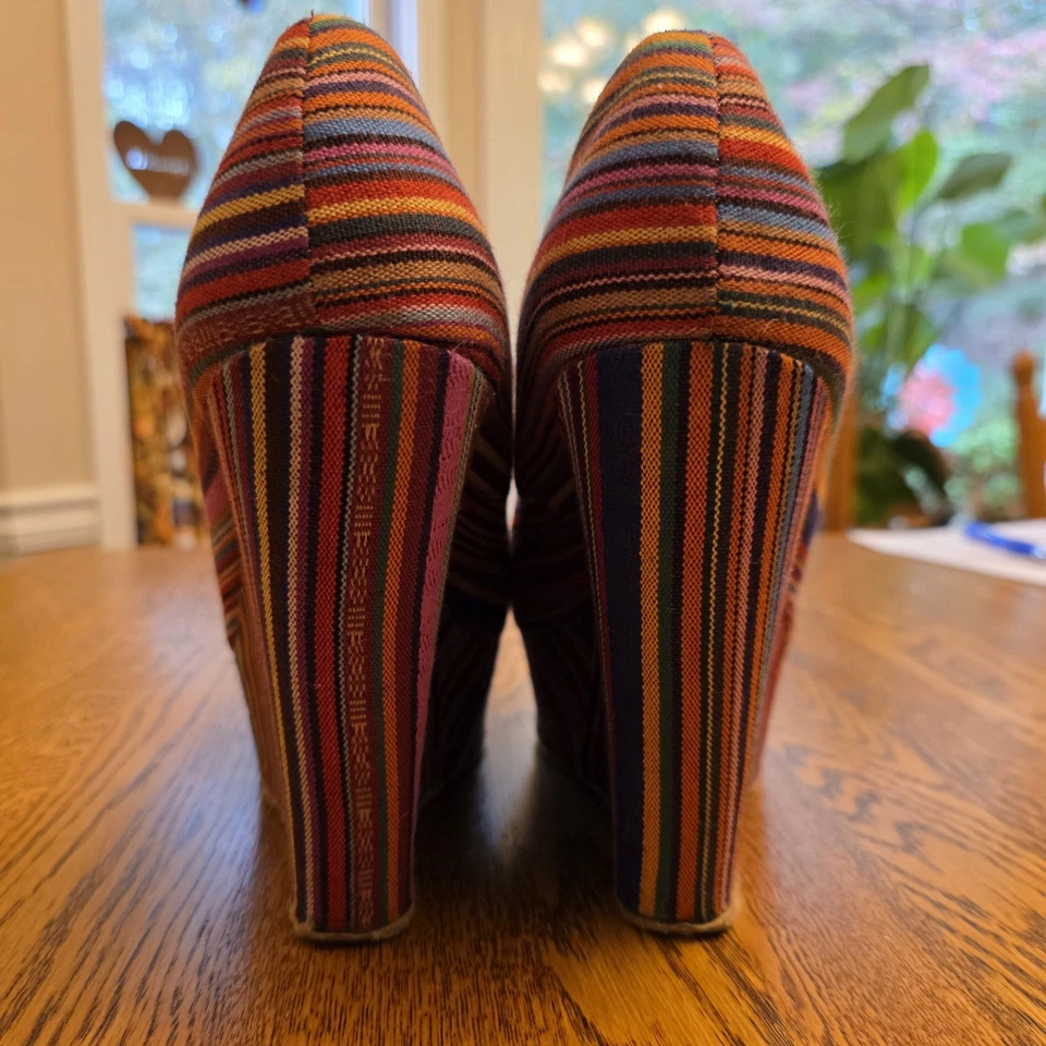 Zapatos de salón delicados a rayas con plataforma sin cordones de cuña de tacón alto talla 10 estilo retro Foto 4 de 4