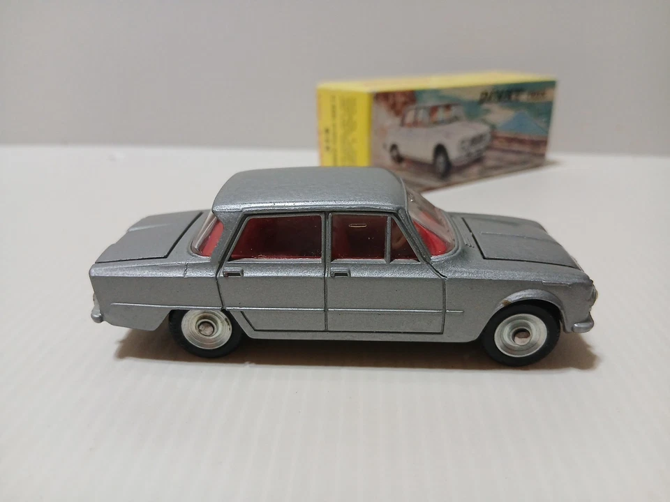 Alfa Romeo Giulia Ti 1 43  Dinky Toys  - Immagine 4 di 4