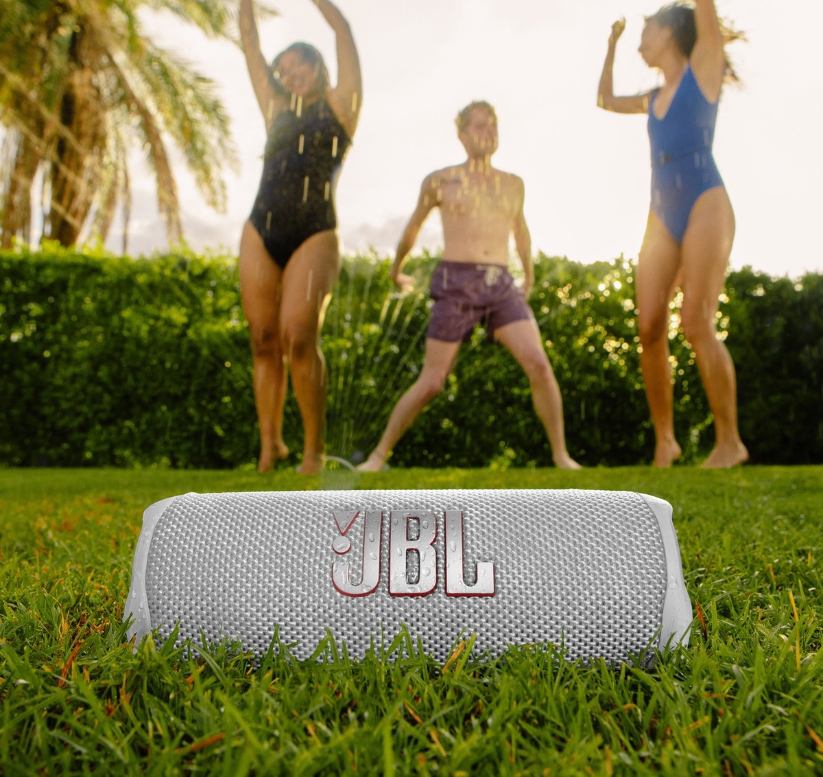 【hiro君さん専用】JBL FLIP6 白 ワイヤレススピーカー JBL Flip 6 White ポータブルウォータープルーフスピーカー ジェー