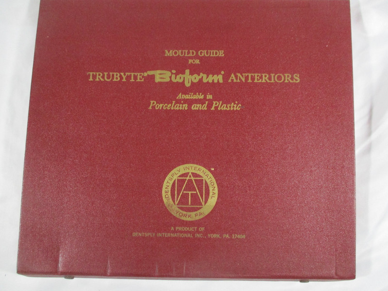 Vintage - 1977 - Dental - Mould Guide for Trubyte BioForm Anterior Teeth