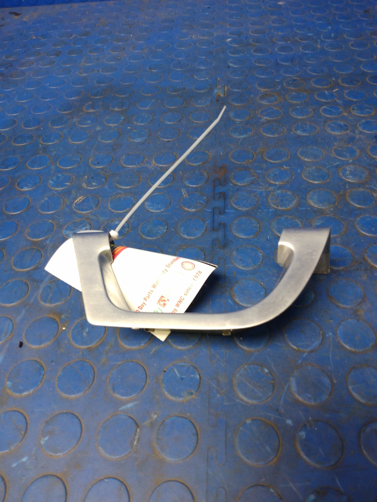 2003 2014 Volvo XC90 Door Handle Cover RH Passenger Side OEM 30716086