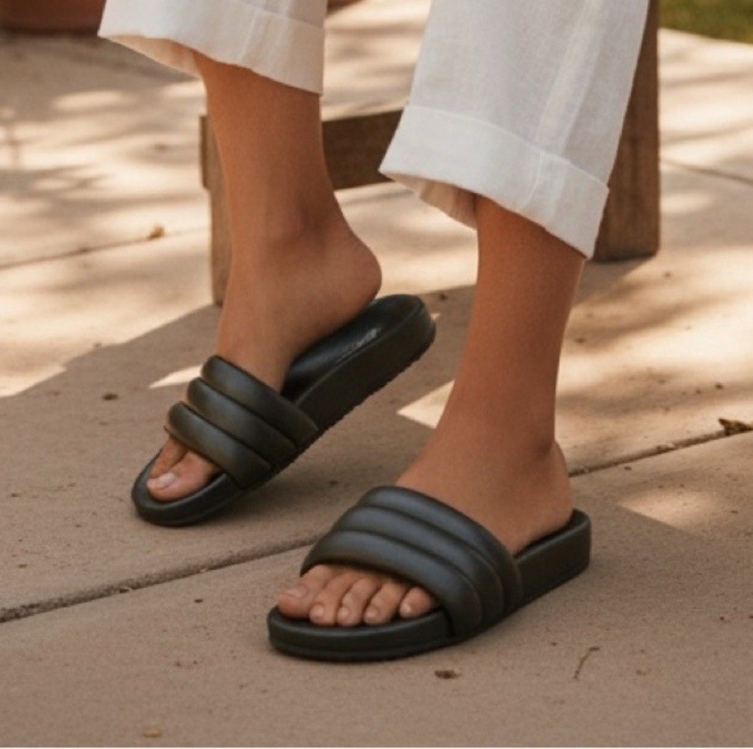 Seychelles Black Leather Padded Slide Comfort Slip-On Sandals Women's Size 9
