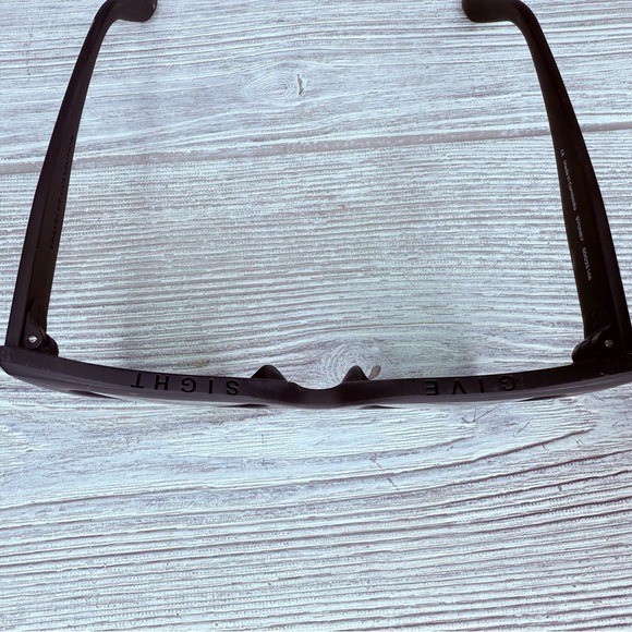 Picture 4 of 8