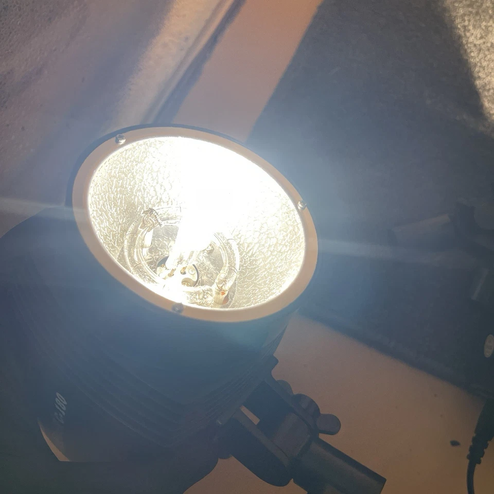 3 x Neewer C-180 Photographic Studio Flashlight light lamps 180-Watt Strobe - Image 2 of 4
