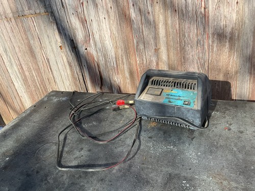 Schumacher SS-51A-PE Ship'n Shore Fully Auto/Manual 10A Battery Charger