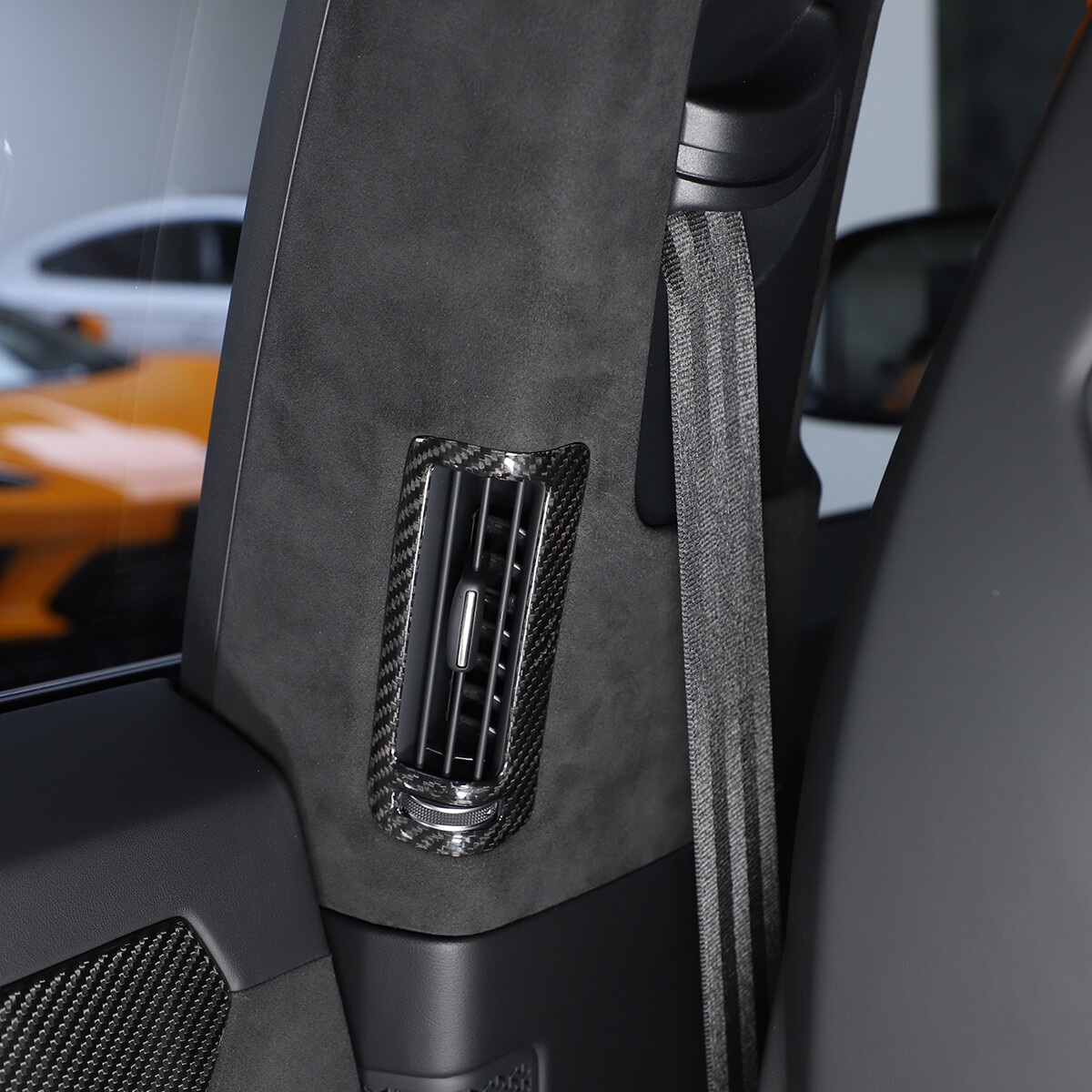 Real Carbon Fiber B Pillar Air Outlet Vent Cover Fit For LAMBORGHINI URUS