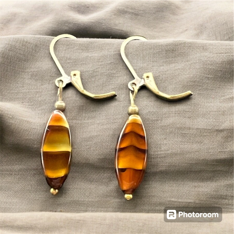 Brincos de olho de tigre semipreciosos impressionantes em ganchos articulados de latão - Imagem 2 de 2