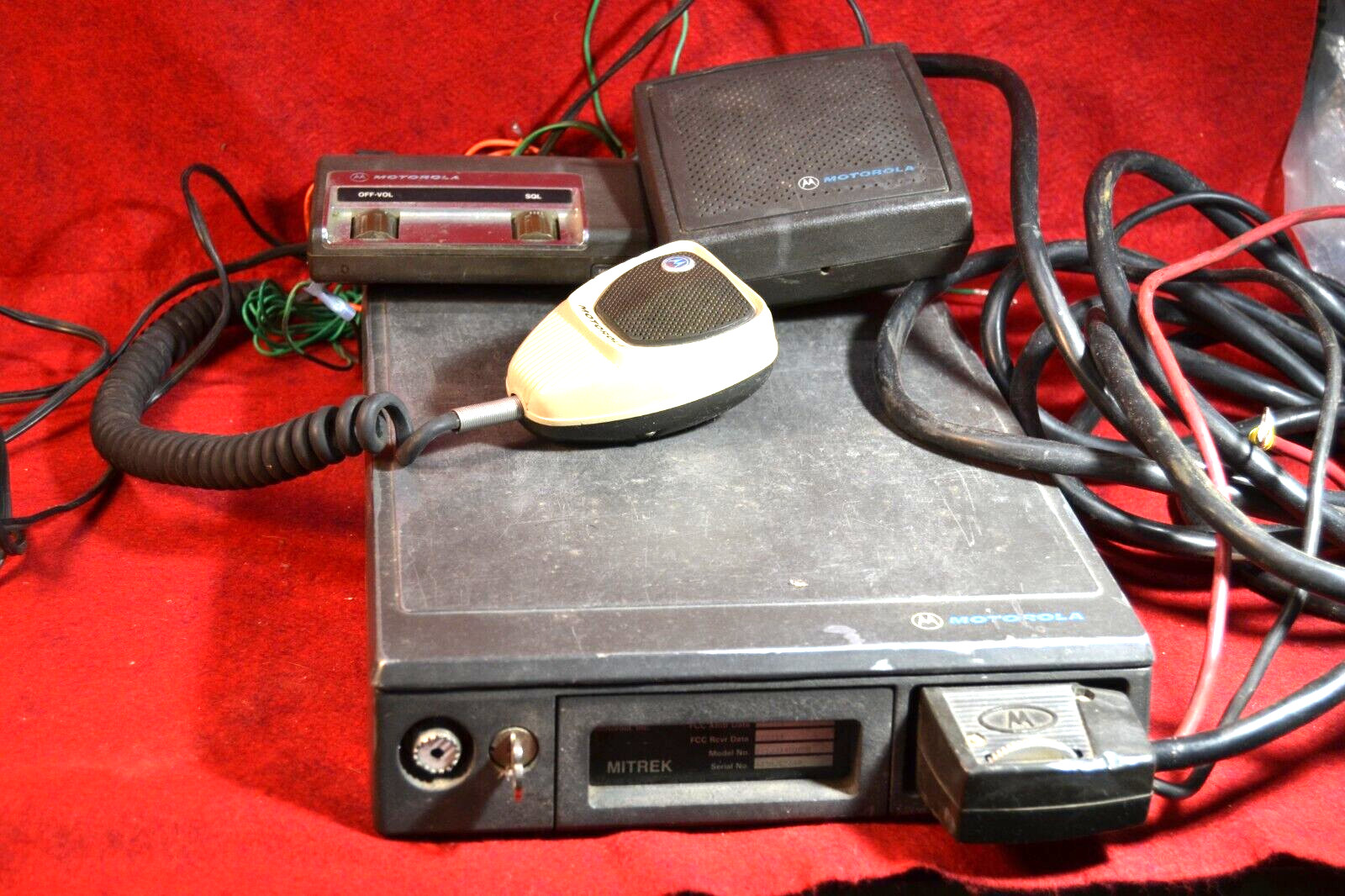 Motorola Mitrek T81JJA4000DK 29.7 to 38.999 MHz 100 watt mobile 2-way radio.