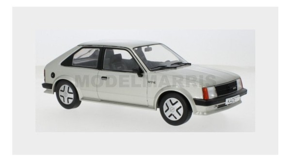 MCG MCG18533 Opel Kadett D GTE 1983 Silber 1/18 Modellauto-image