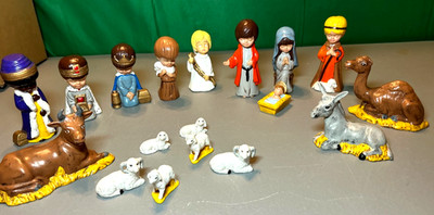 Vintage 1982 Molds Ceramic 18 Pc Nativity Set Painted Shepard, Kings, Animals