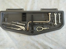 Bmw E39 525i 528i 530i 540i M5 Oem Trunk Tool Kit Tray Tools 71111180681 Bmw E39 525i 528i 530i 540i M5 Oem Trunk Tool Kit Tray Tools 71111180681