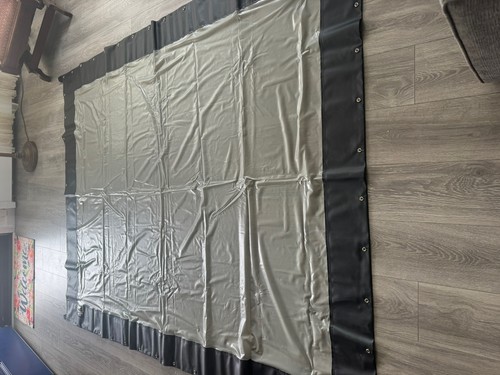 The Screen Works 5’ X 7’ Rear Projection screen with case. Beautiful Condition!