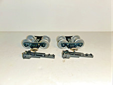 1 pr. Weaver 'O' Scale 3 Rail Roller Bearing Trucks & Couplers #2