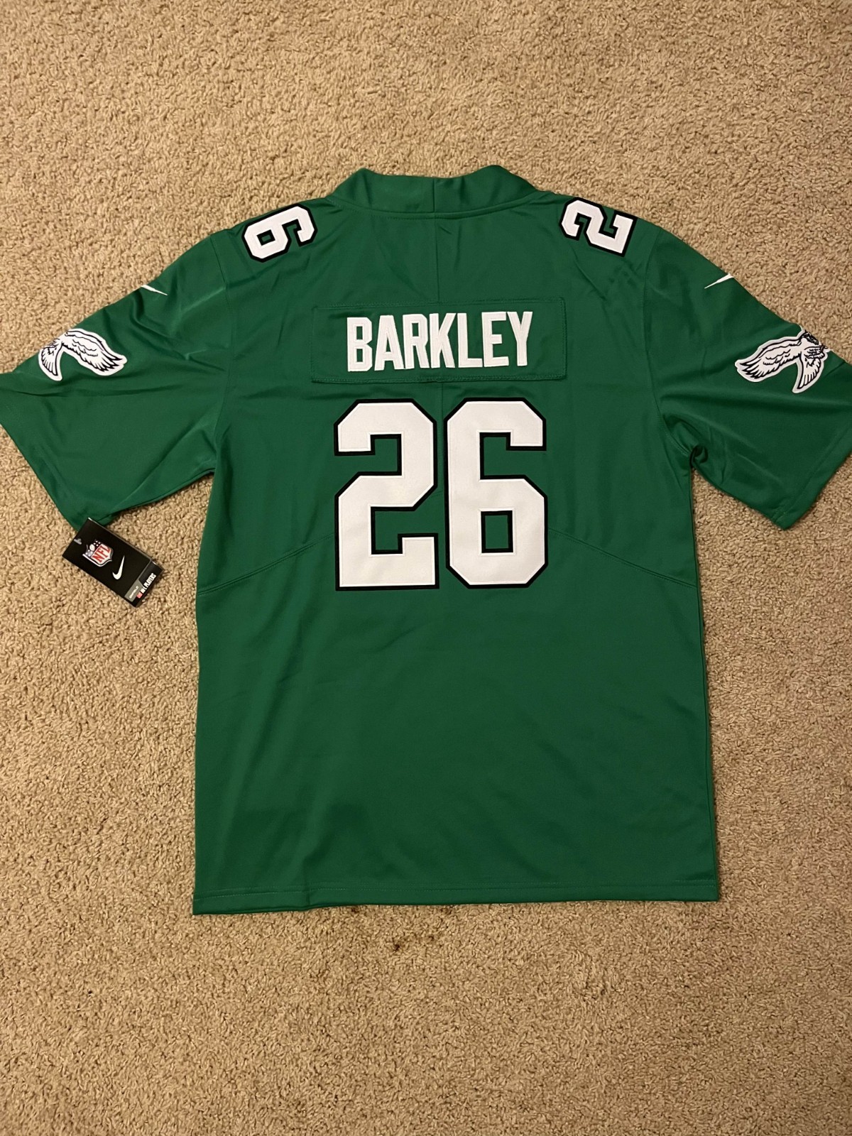 Snwt saquon barkley eagles men's large green jersey stitched #26