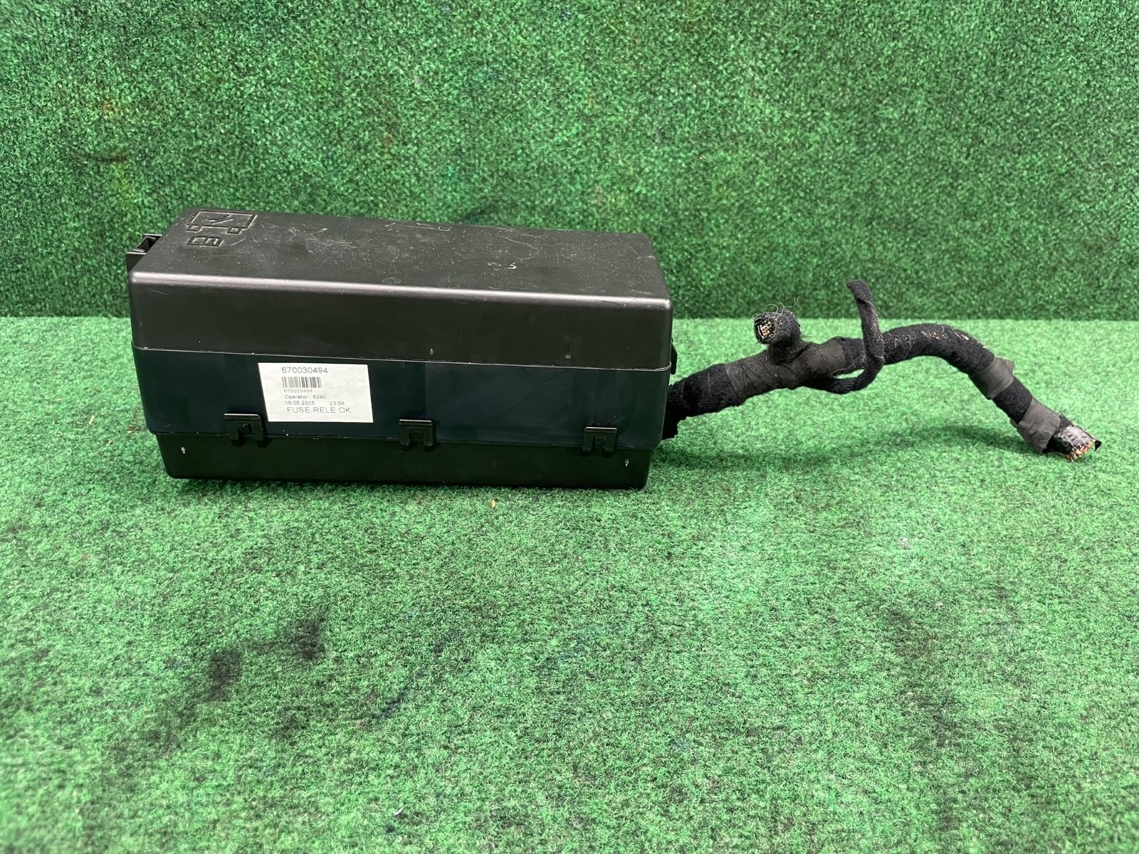2014-2017 Maserati Ghibli S 3.0L V6 Rwd Rear Fuse Relay Box W/ Cover OEM