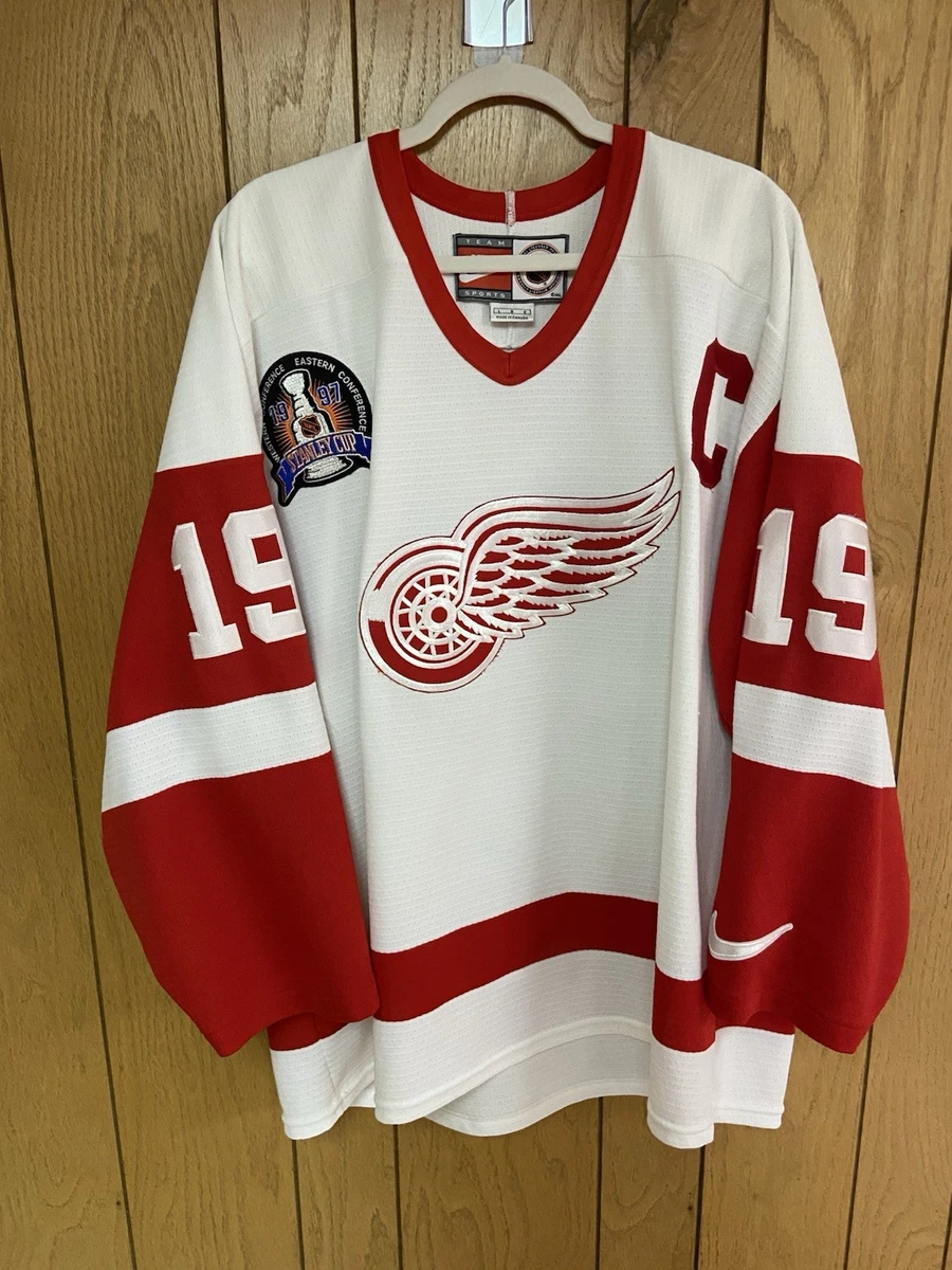 カニエ着用　detroit red wings シャナハン　ユニフォームレプリカ Preços baixos em Camisa Masculina Detroit Red Wings Roupas e