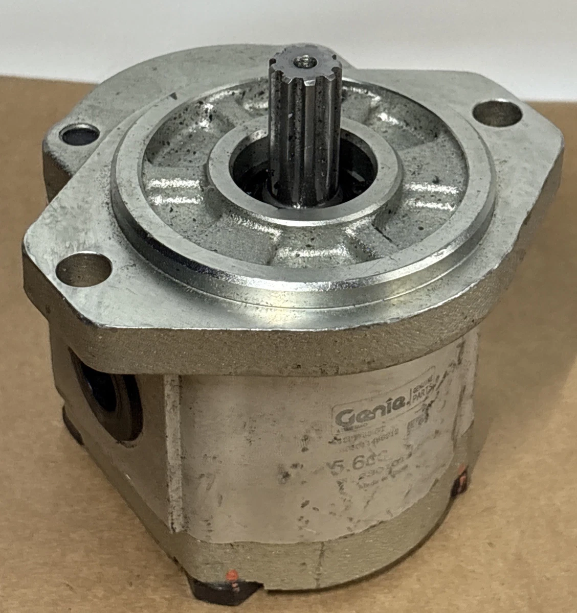OEM Genie 1291760GT Hydraulic Gear Pump 5.6cc A01011456212 photo 6