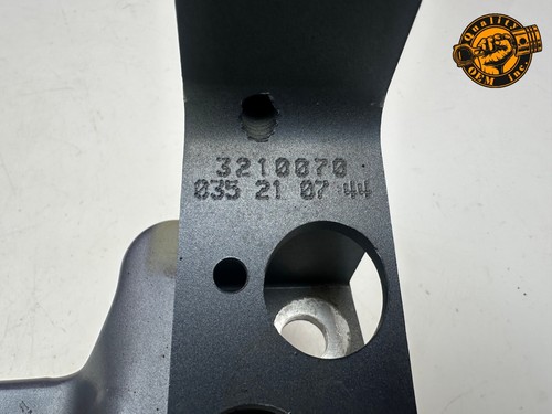 2018-2025 LAND ROVER VELAR RADIATOR SUPPORT LEFT SIDE TIE BAR BRACKET (BLUE) OEM - Foto 8 di 10