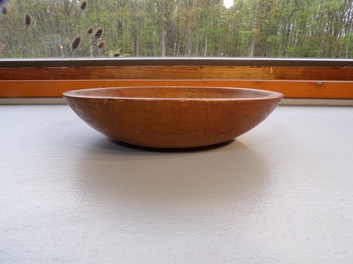9" vintage Munising naturalized "oval ed" maple wood bowl. - Picture 2 of 10