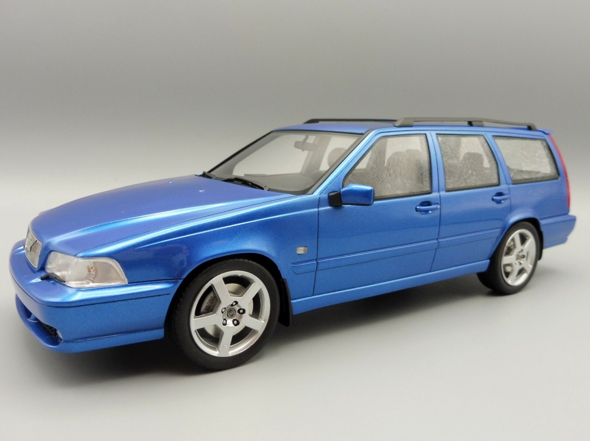 1/18 DNA VOLVO V70 R 未展示品 1/18 DNA VOLVO V70 R 未展示品