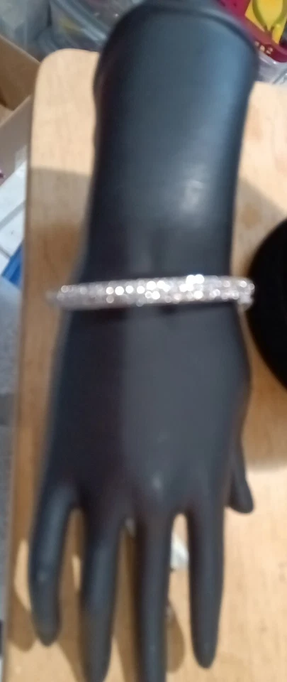 Brazalete Brazalete Lia Sophia "Glitterati" 3 Filas Cristal Corte Tono Plata Bisagras Foto 4 de 4