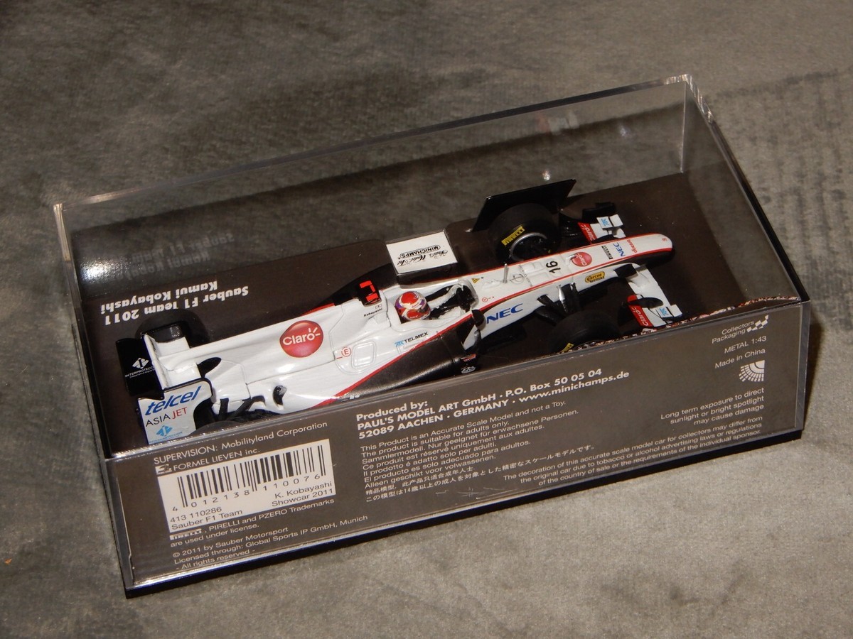 Minichamps 1/43 Scale 410 110086 - F1 Sauber Showcar - K. Kobayashi 2011