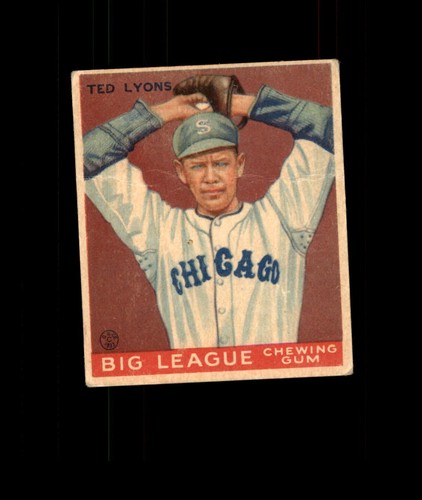 Ted Lyons #7 1933 World Wide Gum card