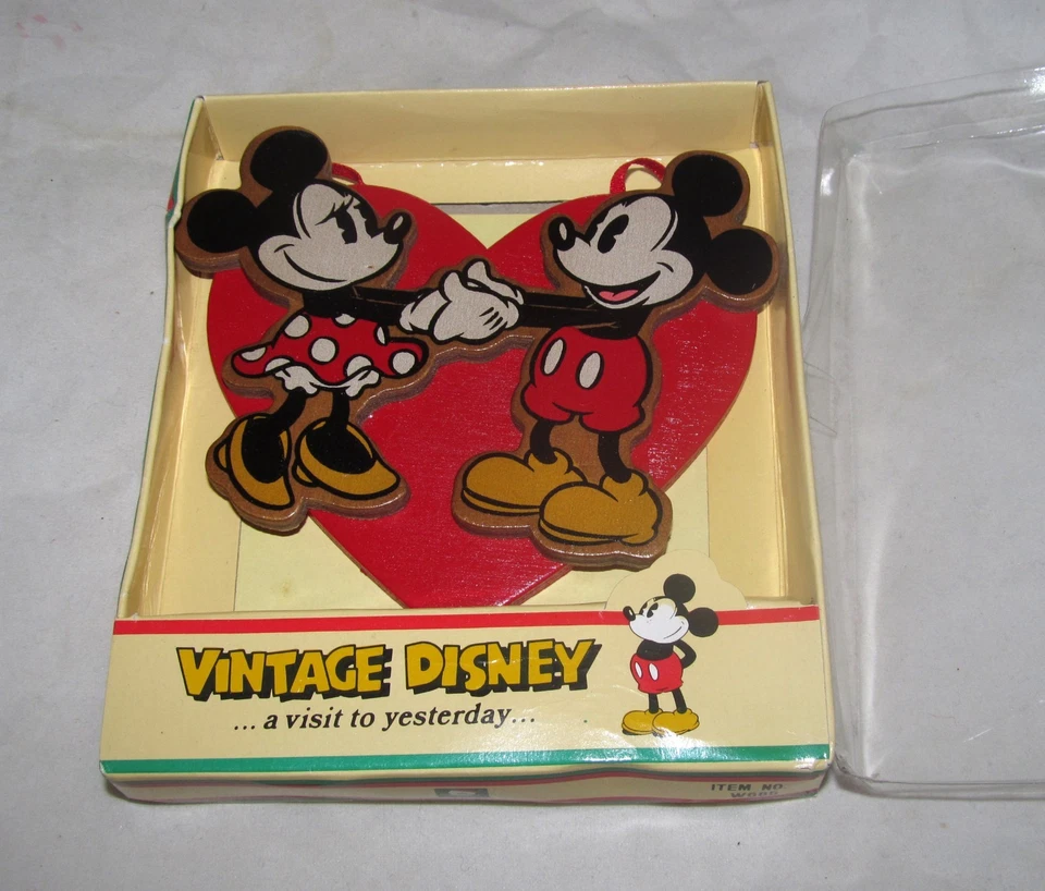 Enfeite de Natal vintage Disney coração Mickey Mouse dia dos namorados - Imagem 2 de 4