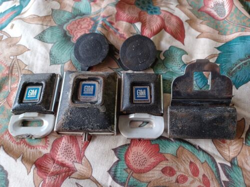 1975 Oldsmobile Cutlass Seat Belt Buckle For Parts Buick Chevy Pontiac 1976 77  - Foto 1 di 3