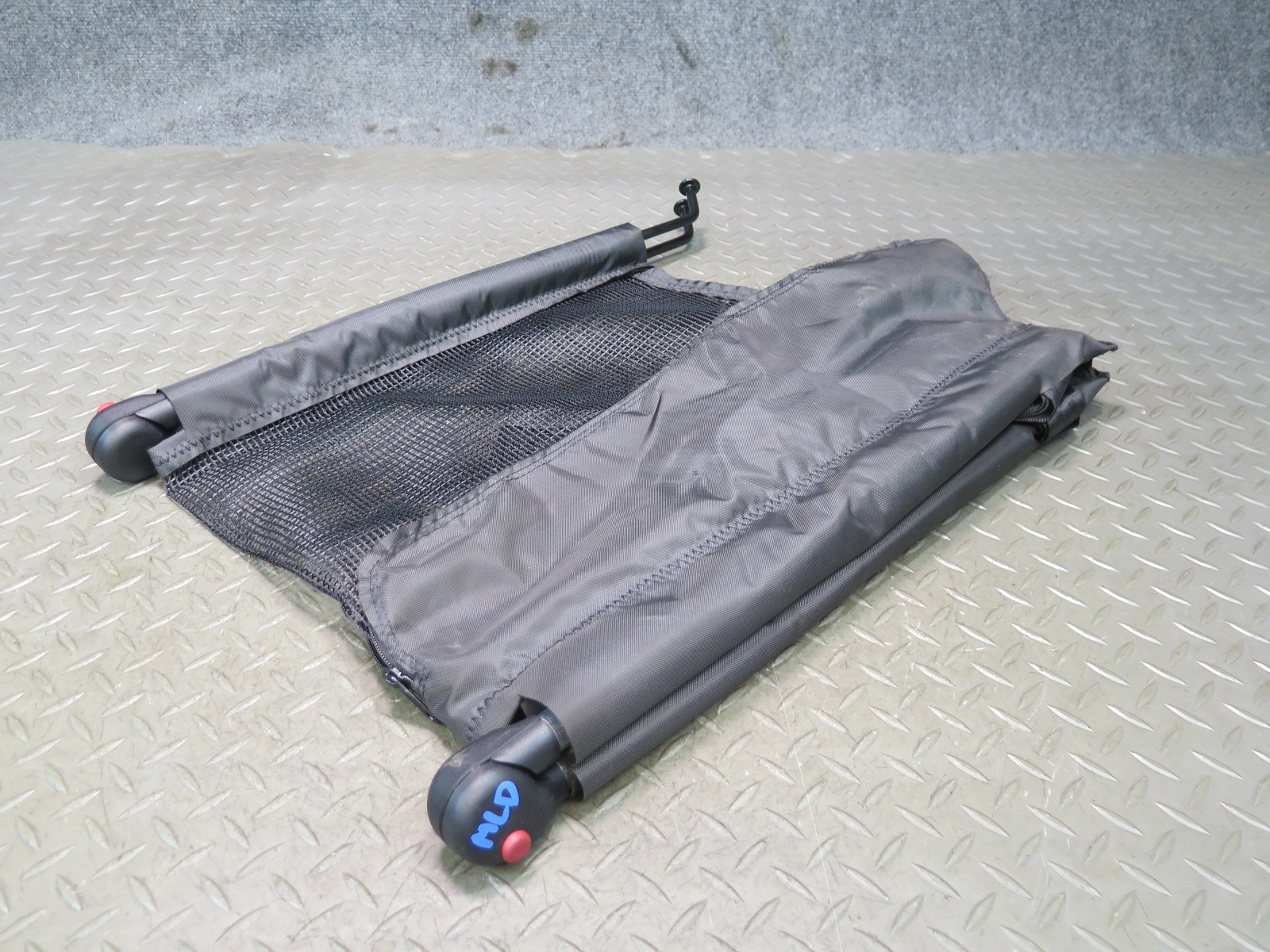 2017-2020 MASERATI LEVANTE M161 CARGO LUGGAGE COMPARTMENT ROLLER NET COVER