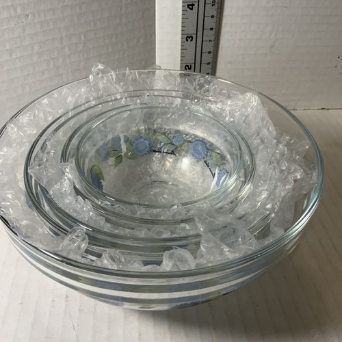 Vintage Set of 5 Stackable Glass Floral Design Bowls W/Lids! - Picture 3 of 6