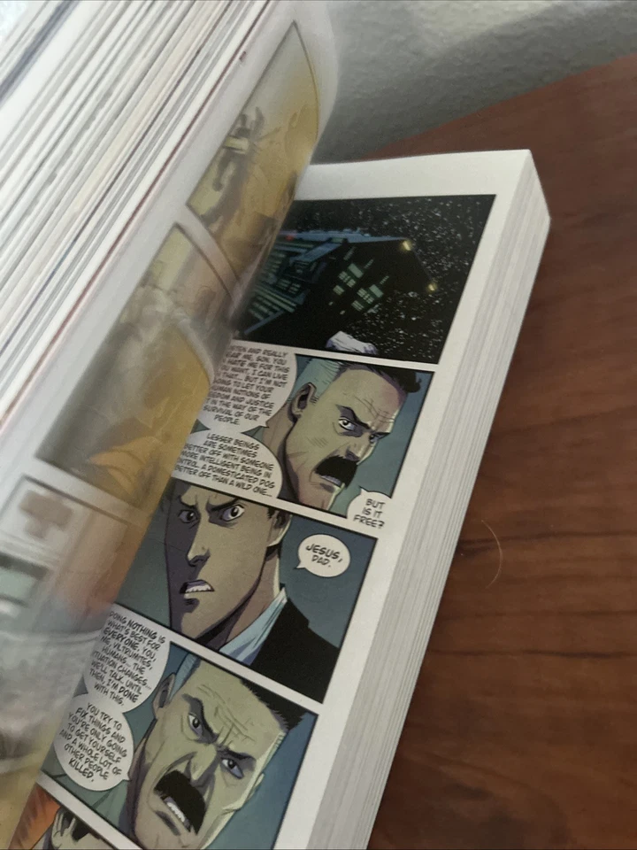 Invincible Compendium Three, Robert Kirkman Image Comics Pre-Owned   - Image 3 of 4