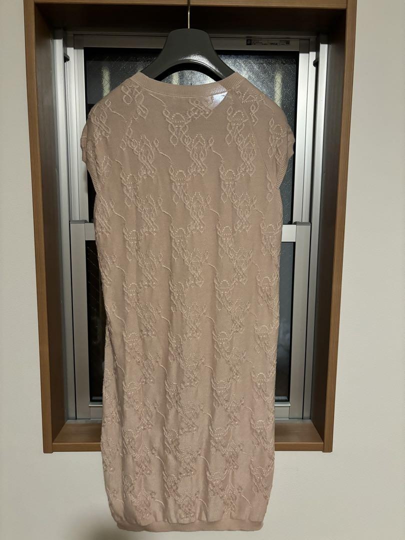 Picture 3 of 24