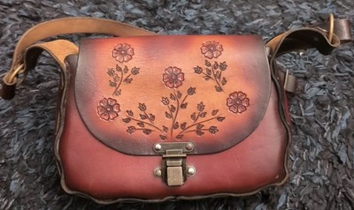 Vintage handgefertigte Ledertasche, handbesetzt, geblümt, Hobo, Umhängetasche, zweifarbig.