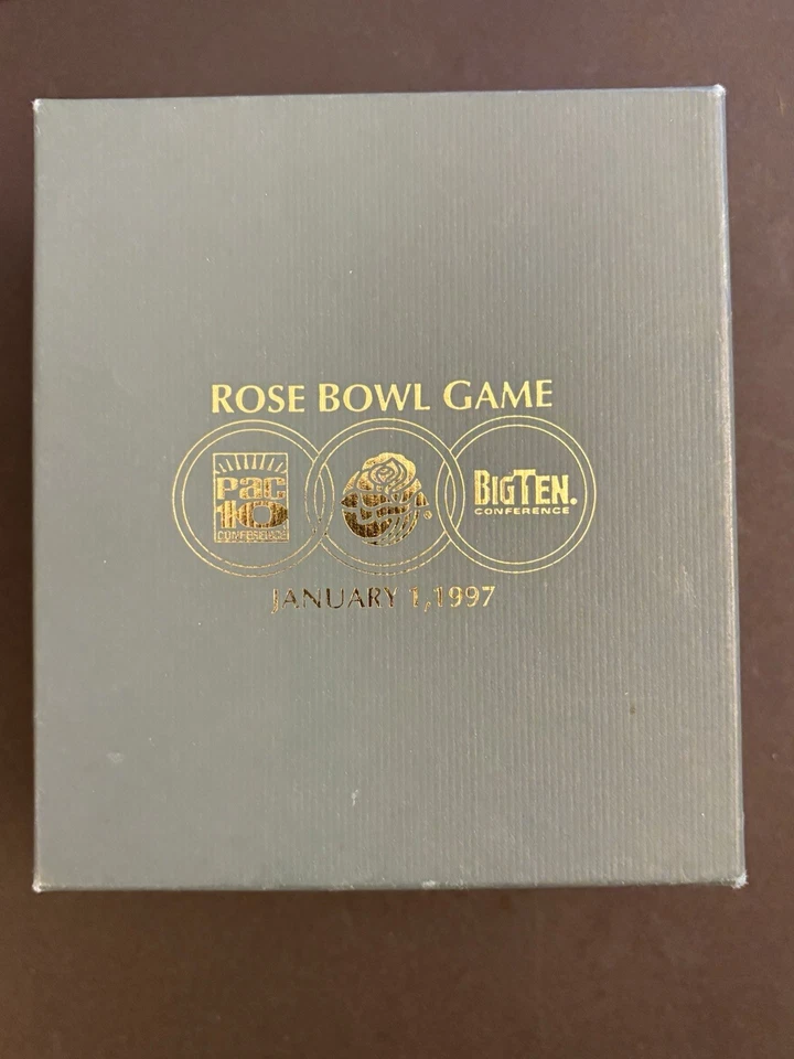 Reloj de cuarzo bicolor Montreux para Jostens 1997 Rose Bowl Game Ohio State Foto 3 de 4