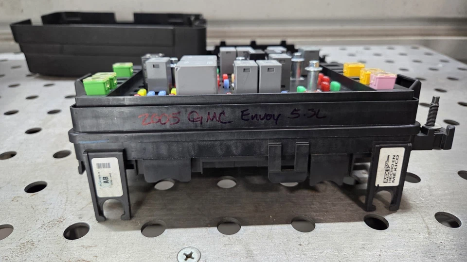 GMC Envoy Chevorlet Trailblazer 2005-2006 Buick Rainier 5,3/6,0 caja de fusibles 15141559 Foto 4 de 4