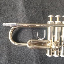 Bach Tr300 Student Trumpet Standard Bb Trumpet Outfit Lacquer Finish Beginner