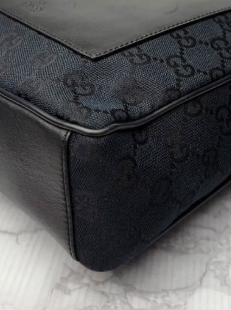 Authentic Excellent condition GUCCI shoulder bag … - image 5