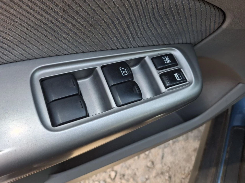 Subaru Forester 2010 caja de fusibles compartimento del motor OEM usado 3702209 Foto 4 de 4