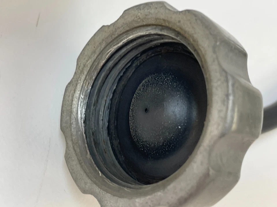 Honda CR125M 1975 Elsinore tanque de gasolina OEM 1974 HM360 ¡Malo! ¡AGUJEROS! ¡SNOT y BOOGERS! Foto 3 de 4