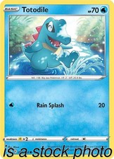 Totodile 055/264 SWSH08: Fusion Strike Reverse Holofoil Pokemon (LP-NM)