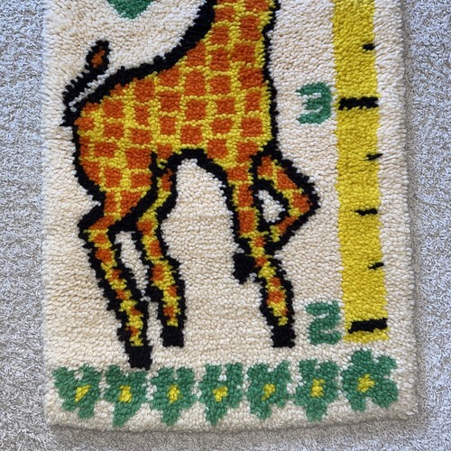 Vintage Giraffe Wall Hanging Latch Hook Rug Baby Growth Chart - Picture 4 of 8