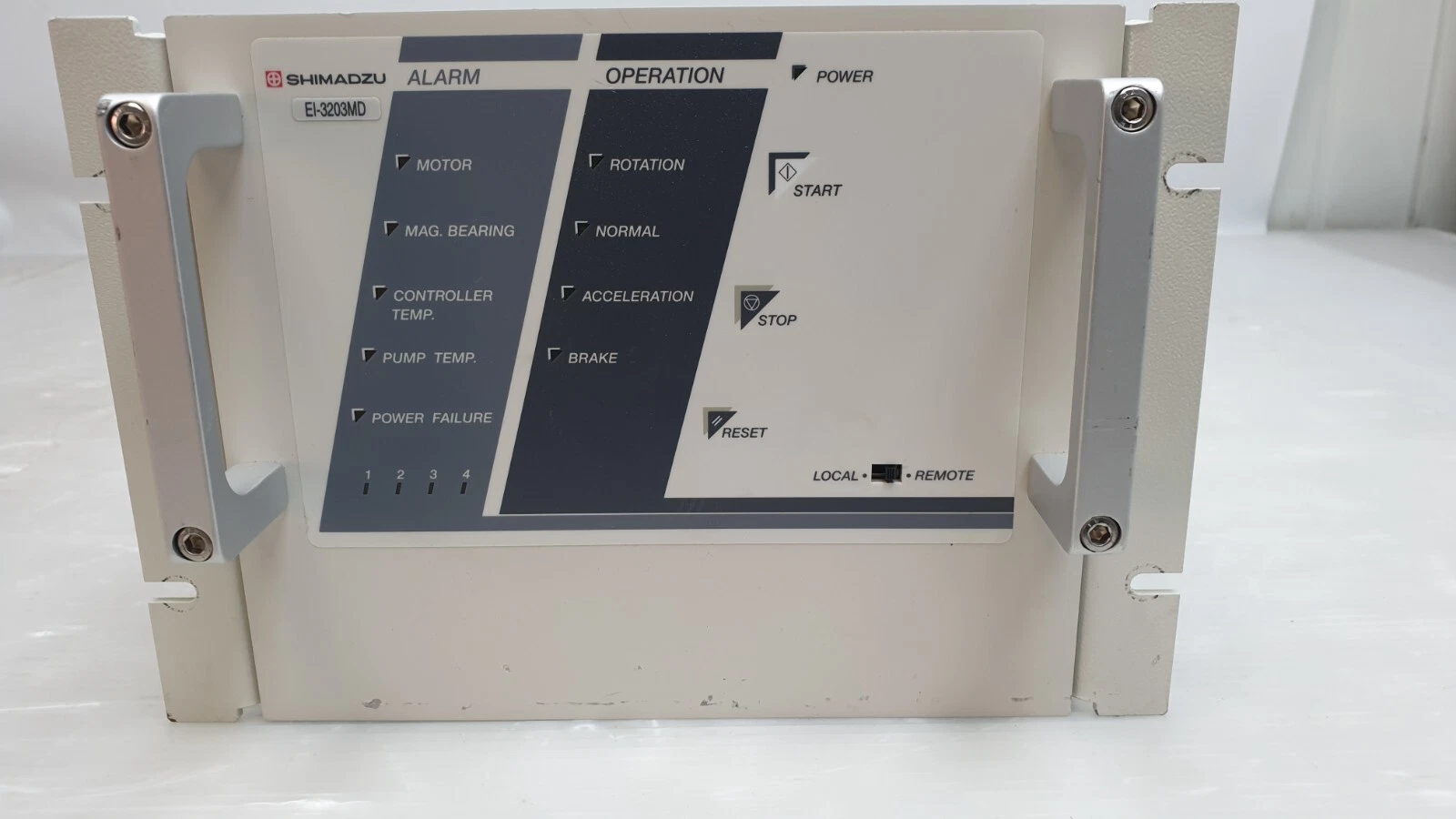 Front panel of the EI-3203MD-A1 with rack flanges, alarm and operation lamps, Start, Stop, Reset