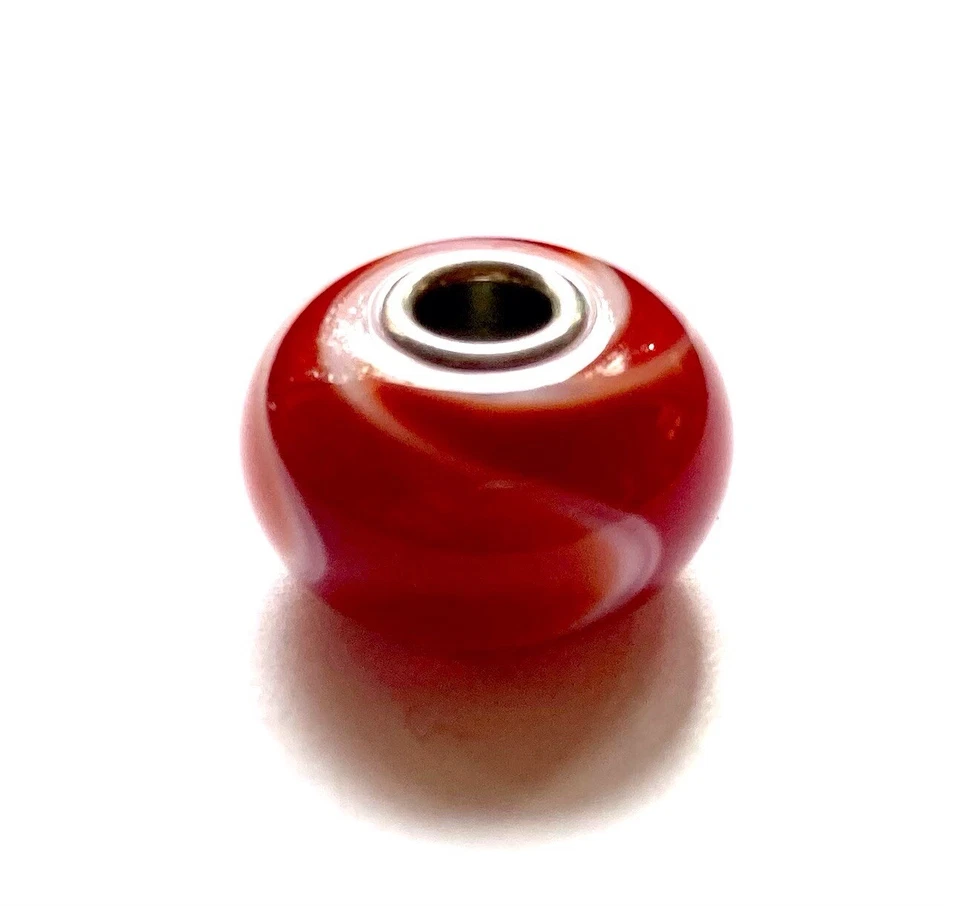 Raro ÚNICO TROLLBEAD Original ARMADILLO ROJO FONDO BLANCO Cuentas de Vidrio 925 Núcleo Foto 4 de 4